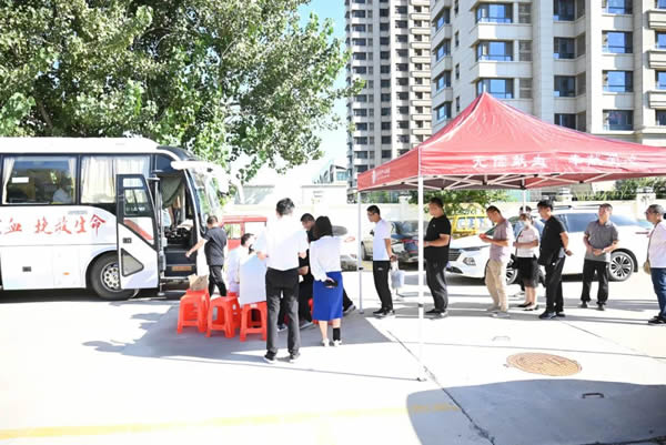 捐獻青春熱血 彩繪人生畫(huà)卷